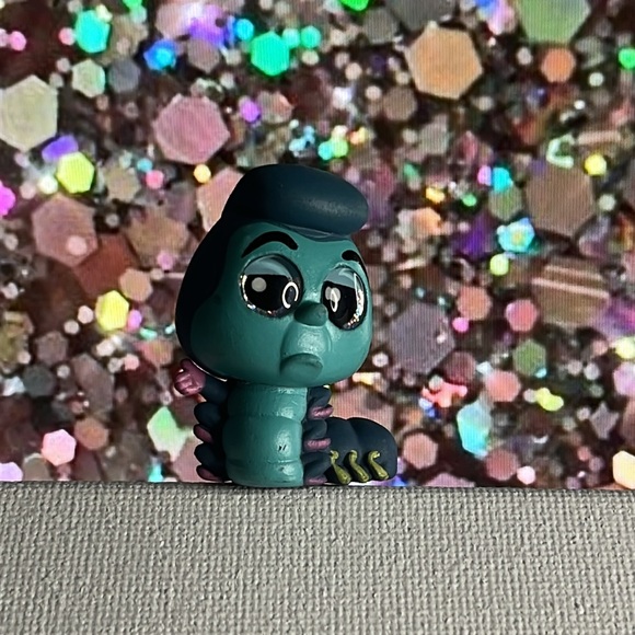 Disney | Doorables | Caterpillar & Tweedle Dum | Alice and Wonderland - Picture 4 of 6